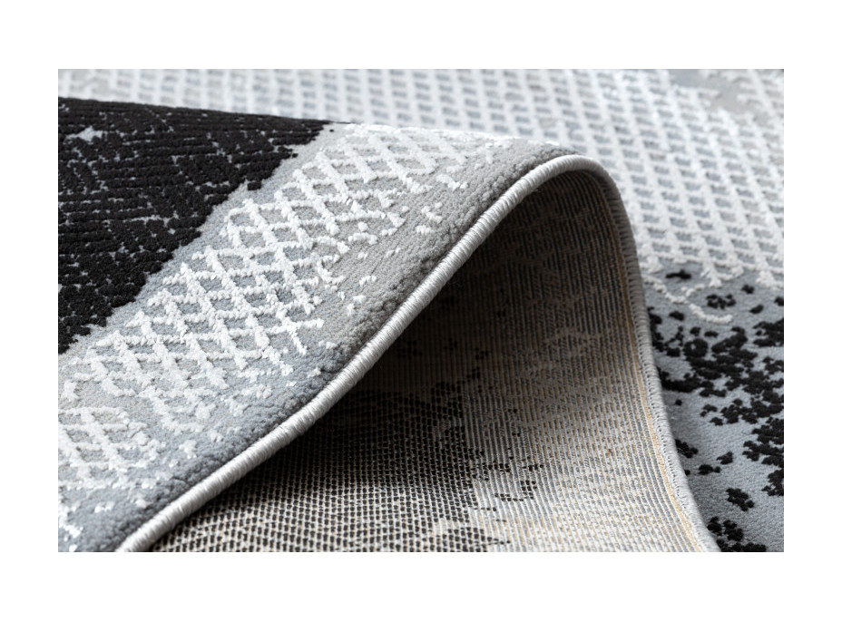 Kusový koberec Core A004 Frame black/light grey