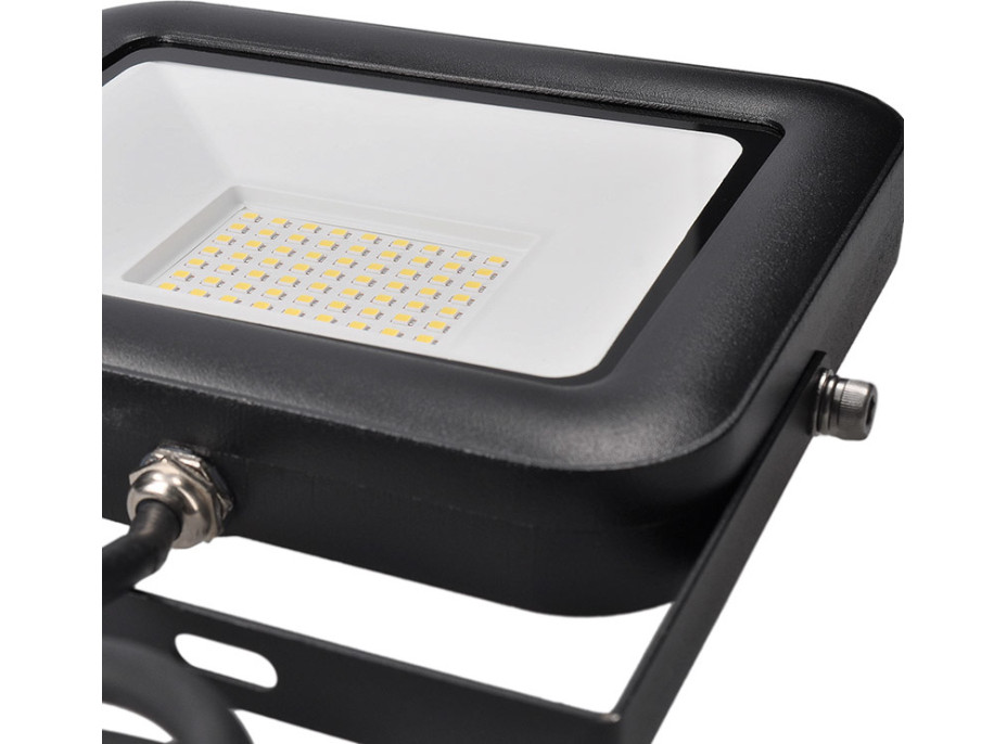 LED venkovní reflektor PRO s vysokým stojanem - 50W - 4600 lm