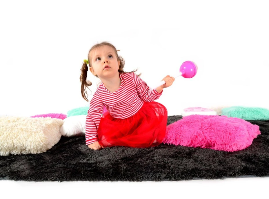 Plyšový dětský koberec ČERNÝ