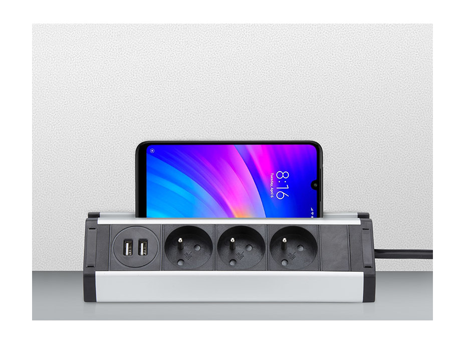 Prodlužovací přívod, 3 zásuvky + 2X USB, 1,5m, 3 x 1mm2, hliník, rohový design