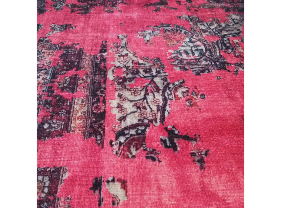 Kusový koberec ANTIQUE 100 - červený