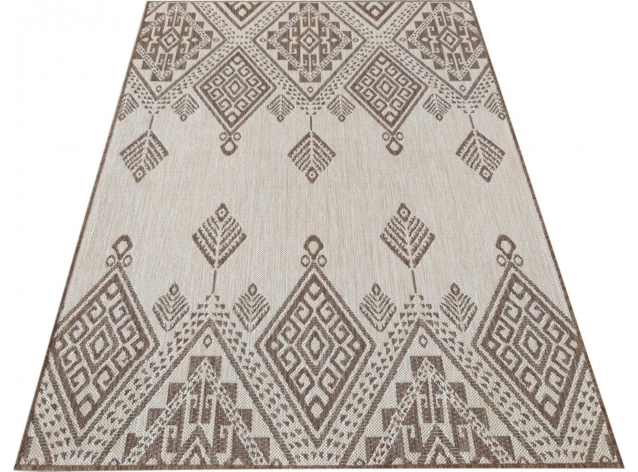 Kusový koberec Needle - ornament - hnědý