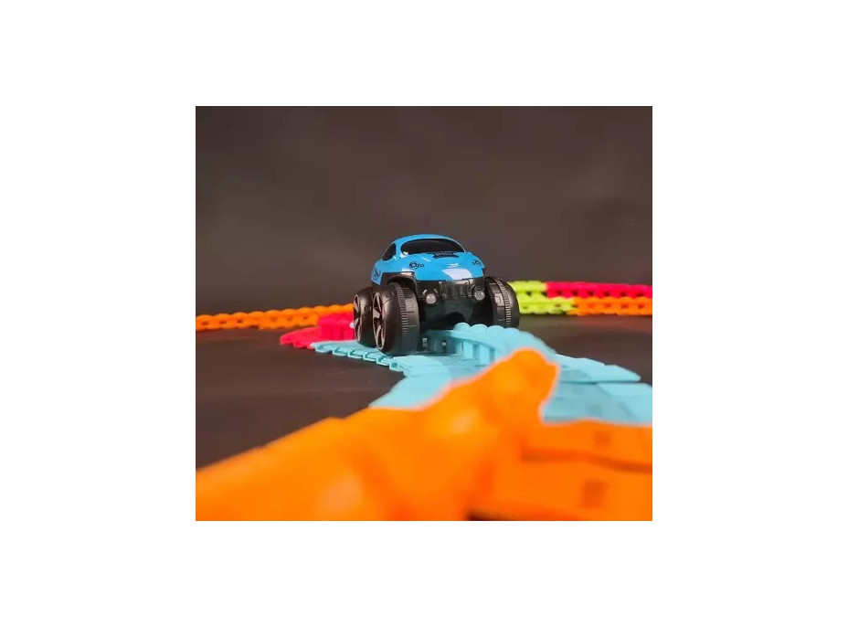 Flexibilní závodní autodráha - 194 prvků + auto
