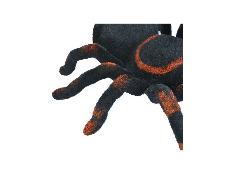 Strašidelná tarantule na dálkové ovládání