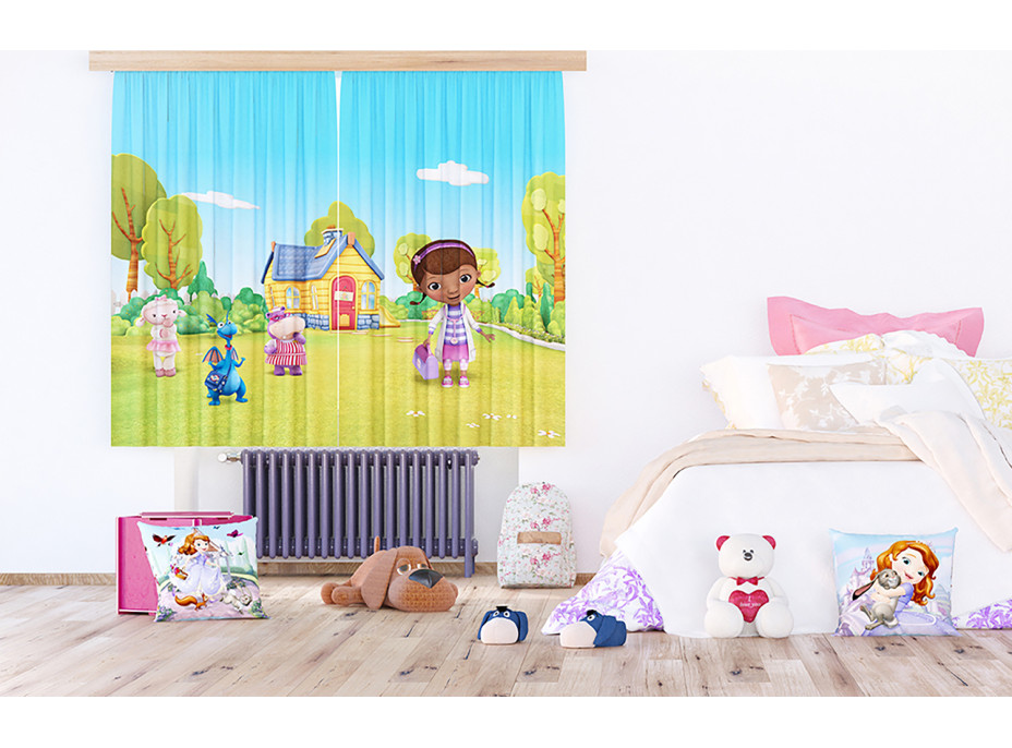 Dětský závěs DISNEY - Doktorka Plyšáková - 180x160 cm