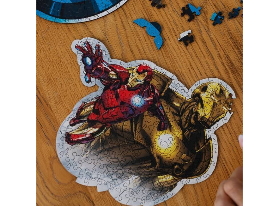 TREFL Wood Craft Origin puzzle Odvážný Iron Man 160 dílků