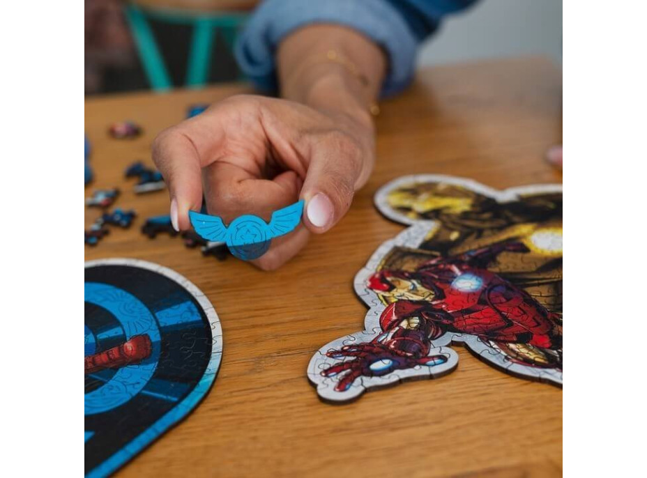 TREFL Wood Craft Origin puzzle Odvážný Iron Man 160 dílků