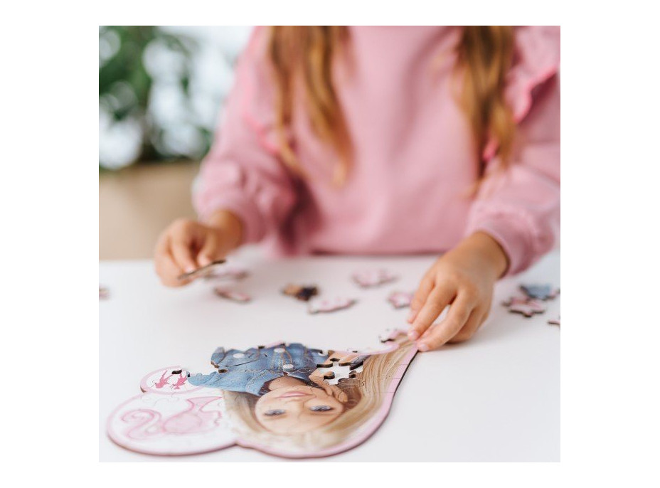 TREFL Wood Craft Junior puzzle Krásná Barbie 50 dílků