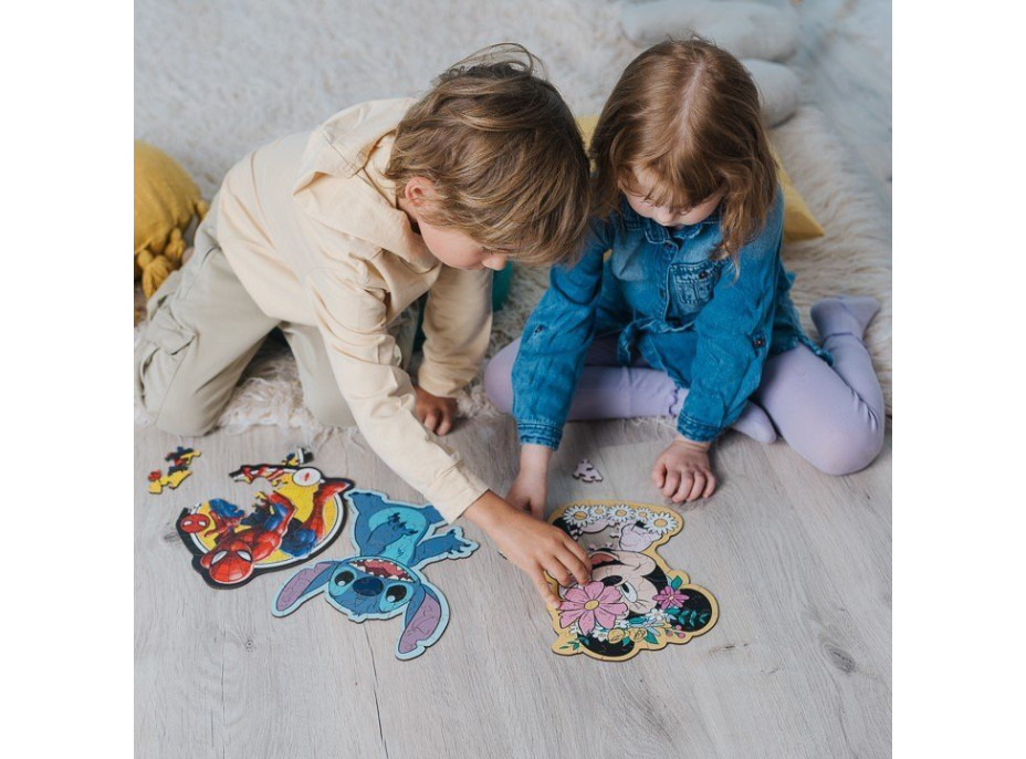 TREFL Wood Craft Junior puzzle Ve světě Mickeho Mouse 50 dílků