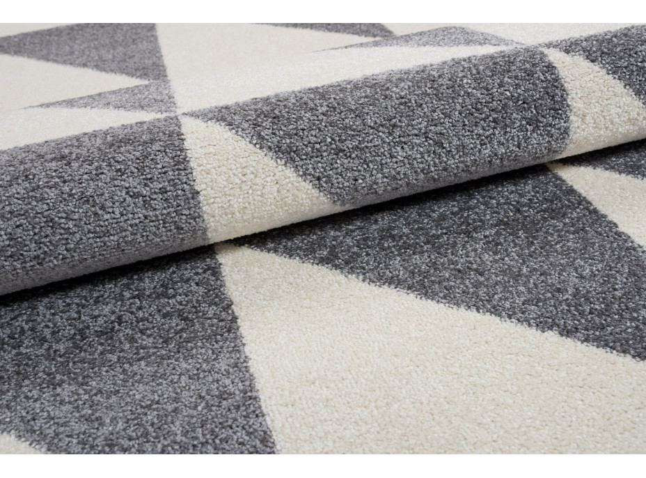 Kusový koberec MAROKO Shape - šedý/krémový