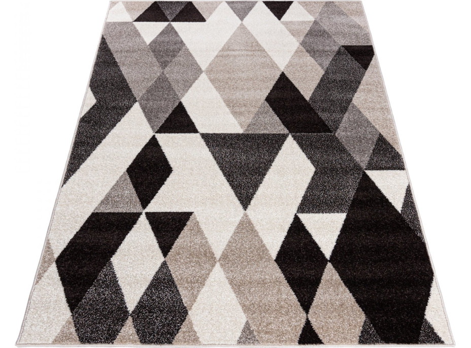 Kusový koberec FIESTA Triangles - šedý