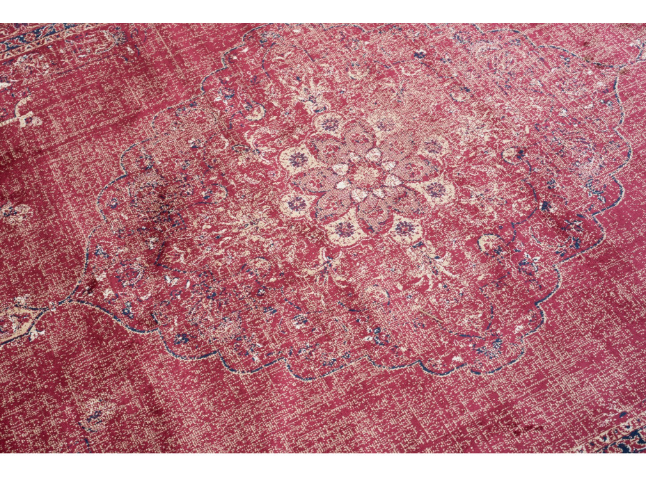 Kusový koberec ISFAHAN Malek - červený