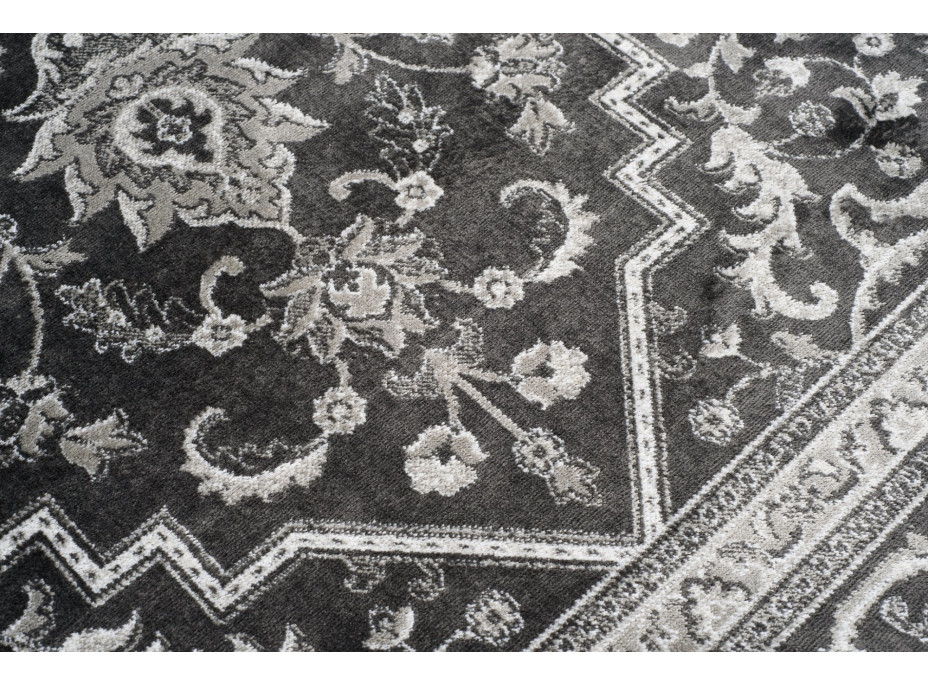 Kusový koberec ISFAHAN Tirgan - tmavě šedý