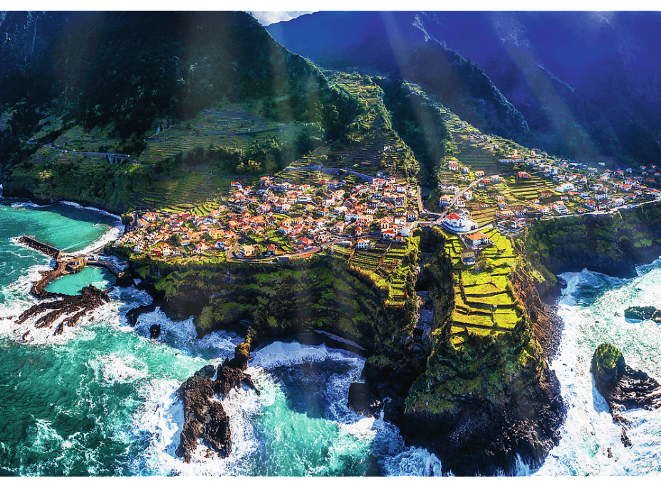 TREFL Puzzle Premium Plus Photo Odyssey: Madeira 1000 dílků