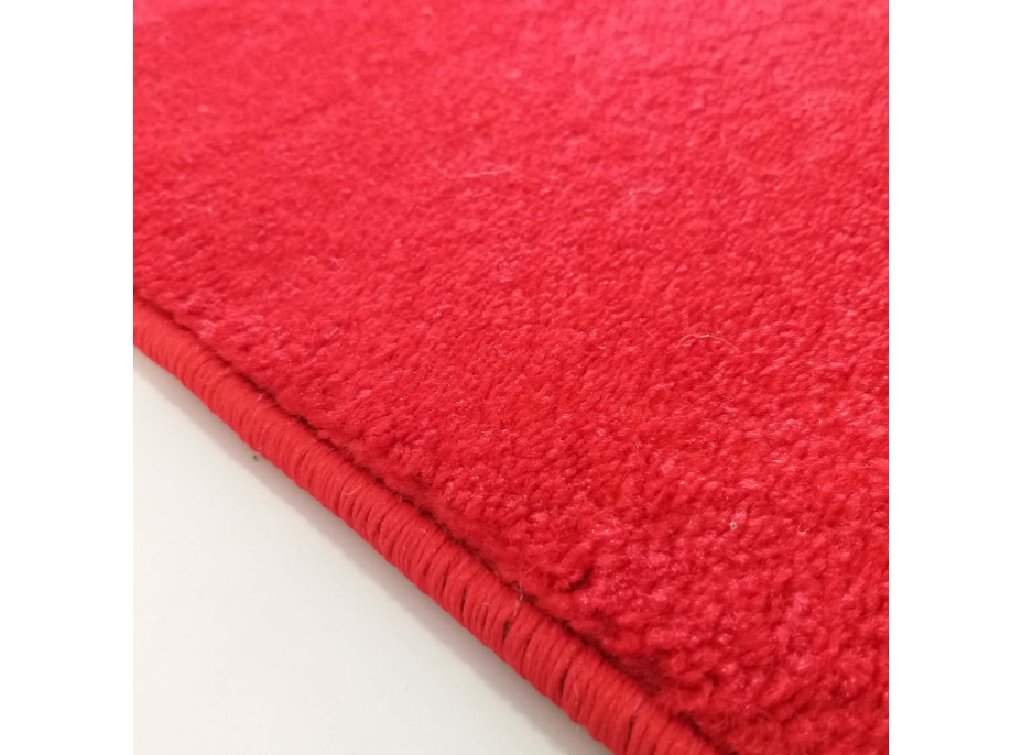Kusový koberec PORTOFINO - červený