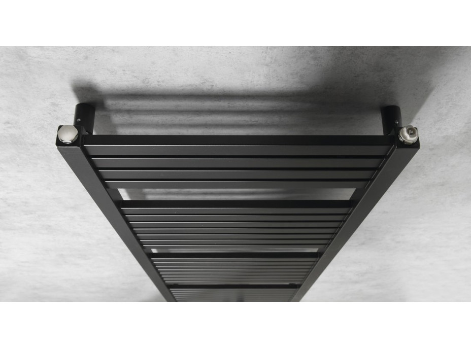 Aqualine TONDI otopné těleso rovné 450x1330 mm, středové připojení, černá mat DT476T