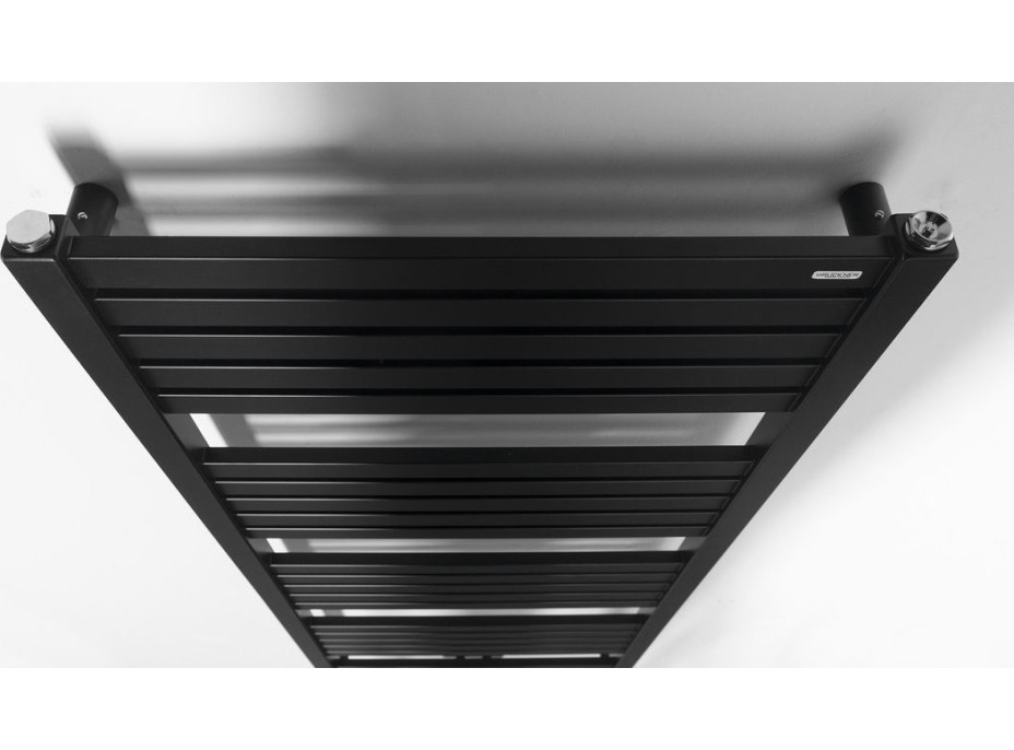 Bruckner GRUNT otopné těleso rovné 500x1330 mm, středové připojení, černá mat 600.122.6