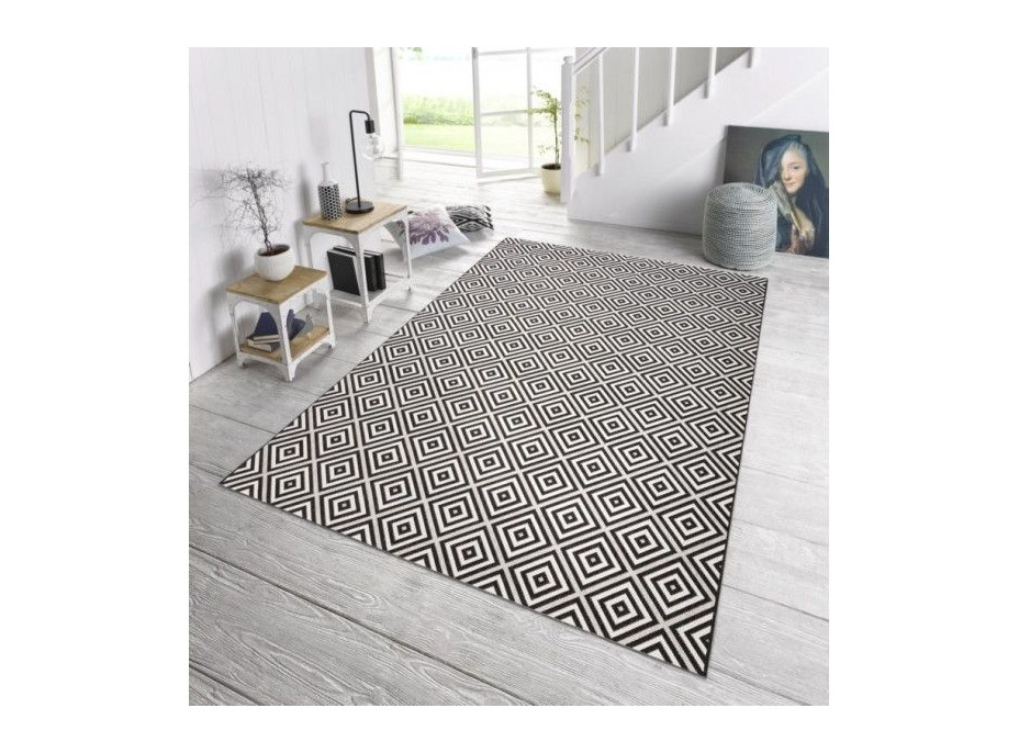 Kusový koberec Meadow Karo - černý - 80x150 cm