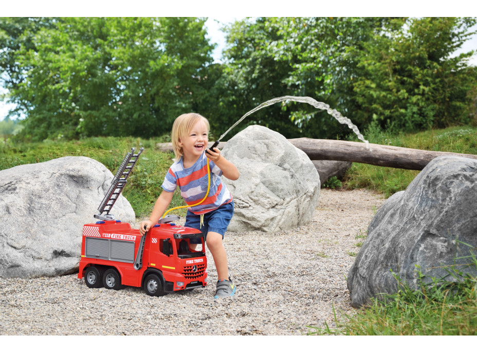 Lena MAXI Mercedes hasičské auto Arocs, ozdobný karton