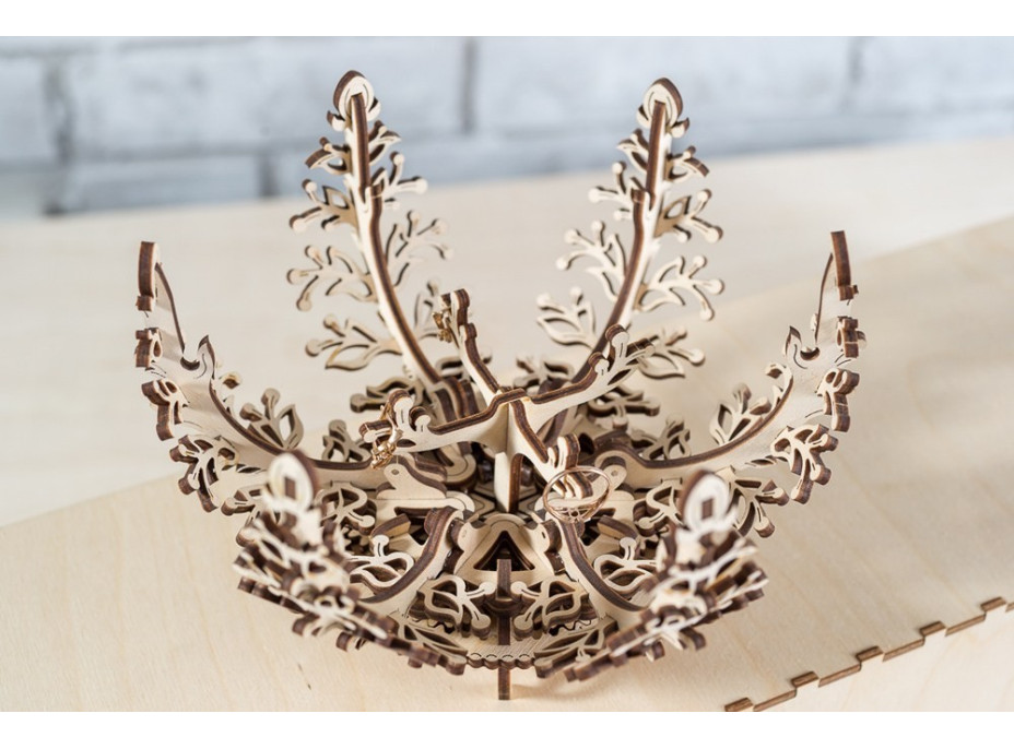 Ugears 3D dřevěné mechanické puzzle Květina
