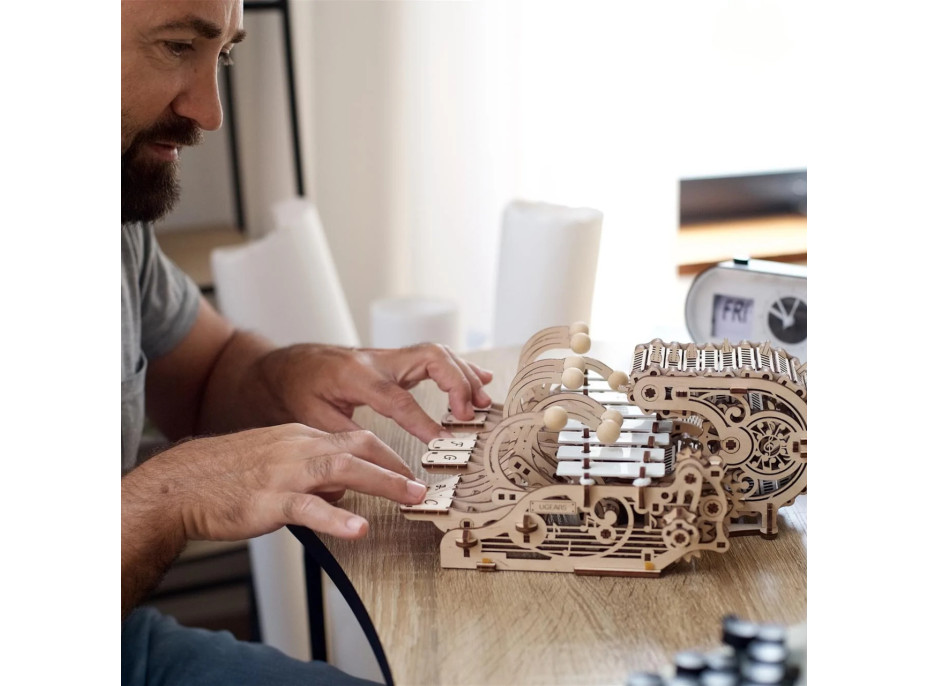 Ugears 3D dřevěné mechanické puzzle Programovatelná celesta