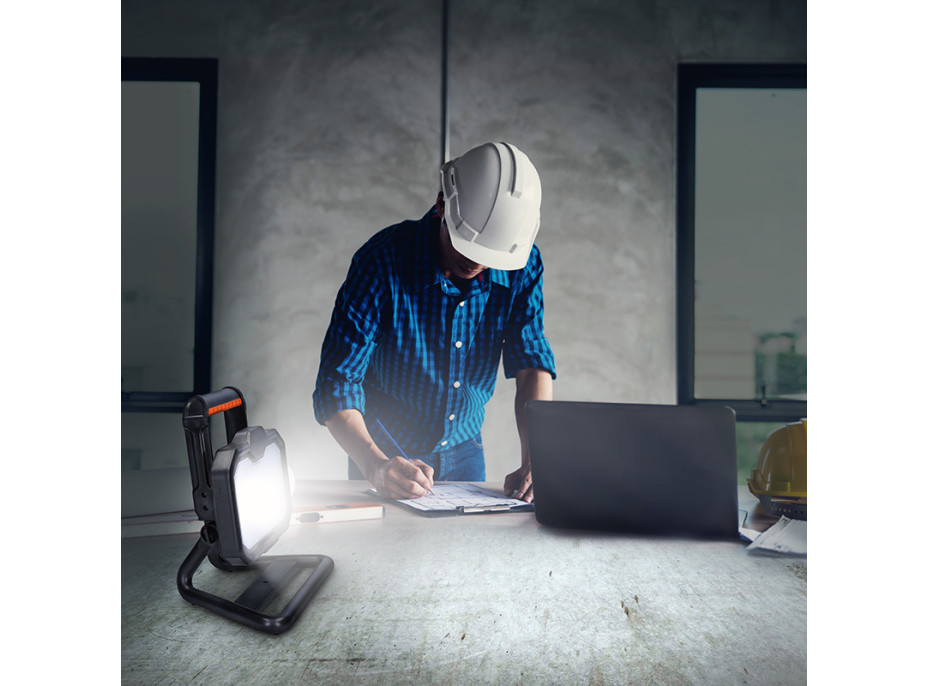 Solight LED reflektor 20W, přenosný, nabíjecí, 2000lm, oranžovo-černý