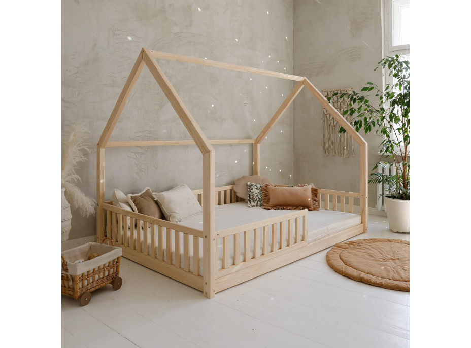 Dětská domečková Montessori postel z masivu borovice BIANCO - 200x140 cm