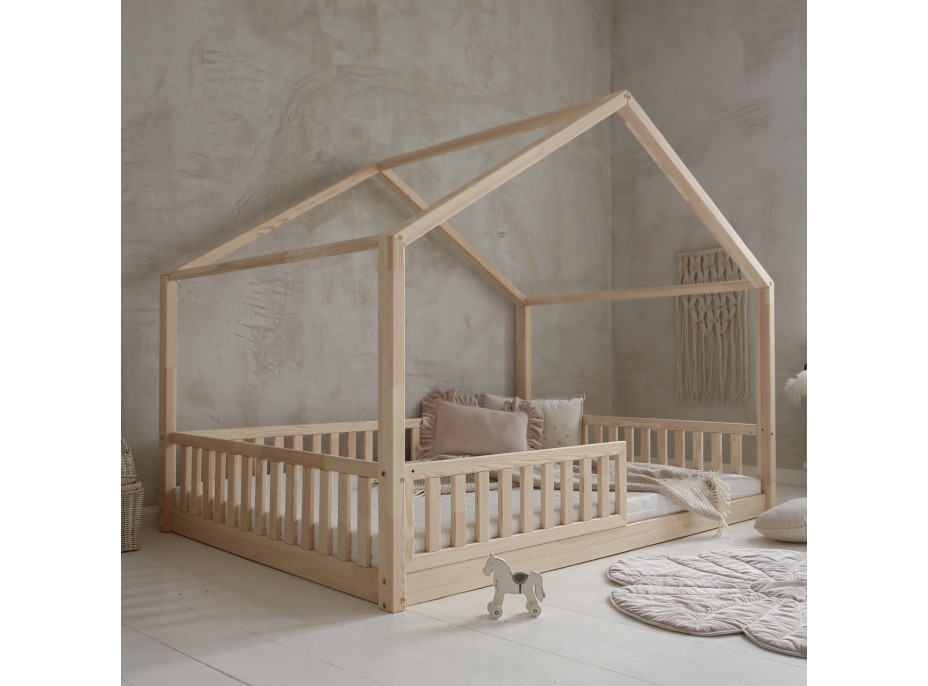 Dětská domečková Montessori postel z masivu borovice Bedhouse FENCE - 200x140 cm