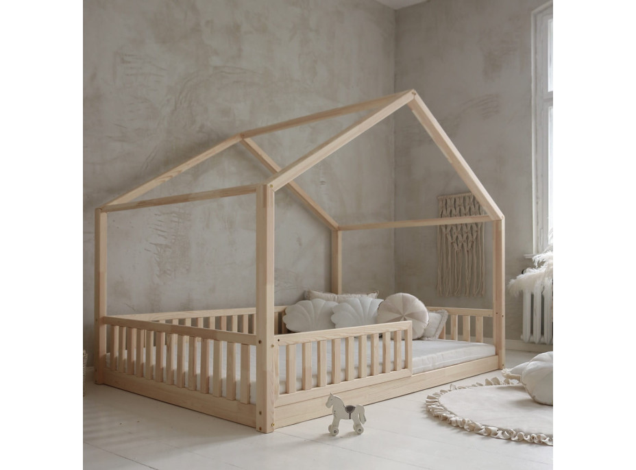 Dětská domečková Montessori postel z masivu borovice Bedhouse FENCE - 200x140 cm
