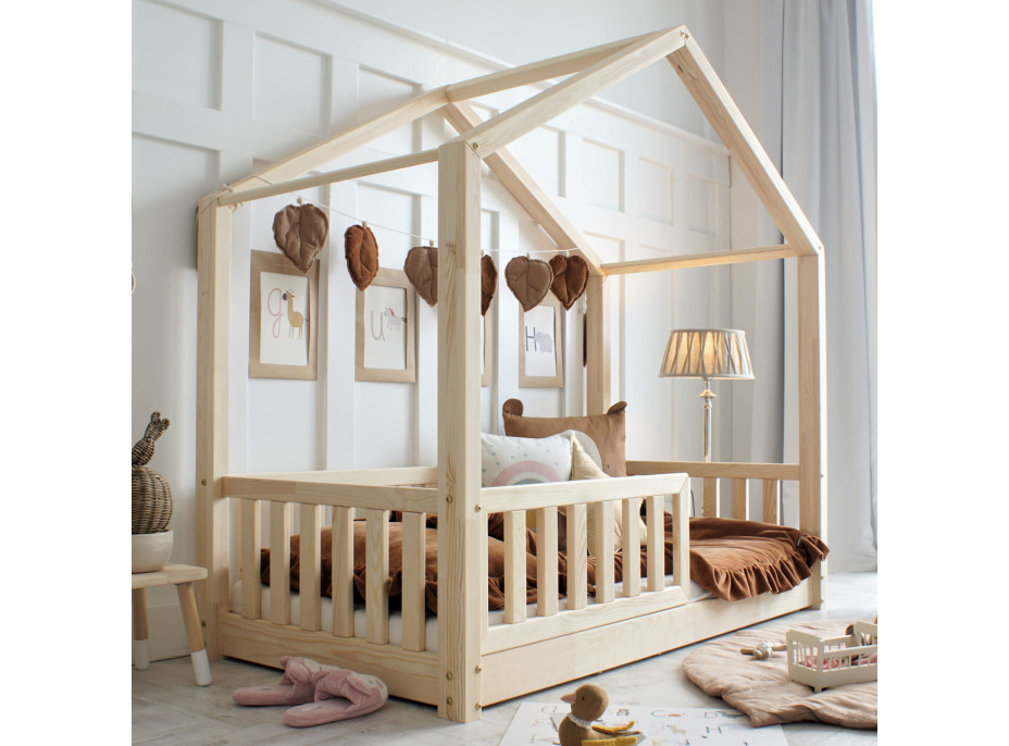 Dětská domečková Montessori postel z masivu borovice Bedhouse FENCE - 180x80 cm