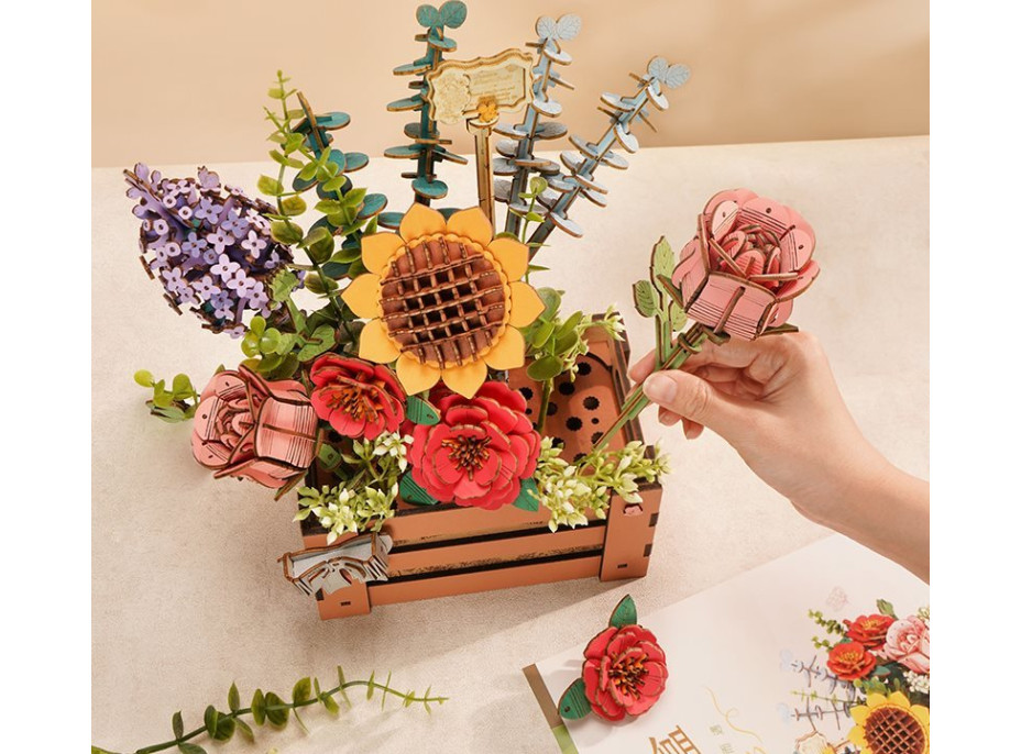 ROBOTIME Rowood 3D dřevěné puzzle Truhlík s květinami 658 dílků