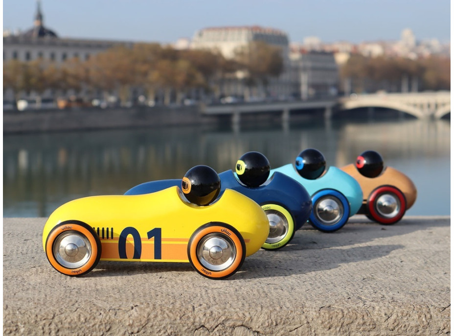 Vilac Dřevěné auto Old Sport Compet žluté