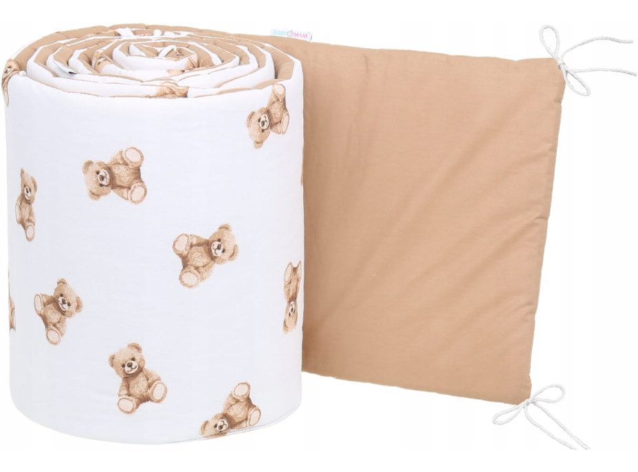 Ochranný mantinel do postýlky 180x30 cm BABYMAM PREMIUM - Medvídek Teddy - bílý/skořicový