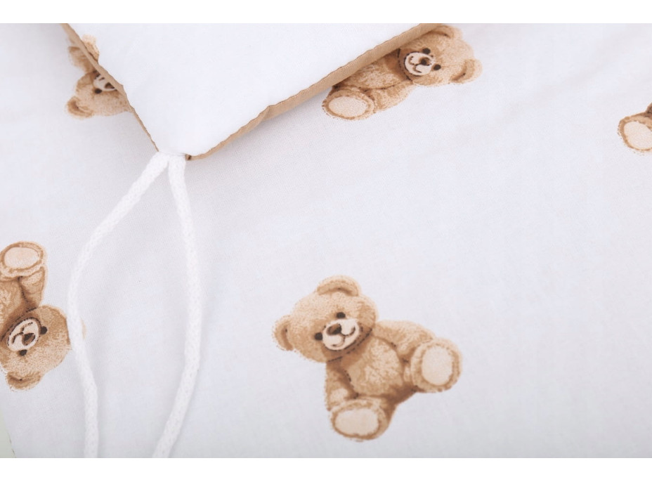 Ochranný mantinel do postýlky 180x30 cm BABYMAM PREMIUM - Medvídek Teddy - bílý/skořicový