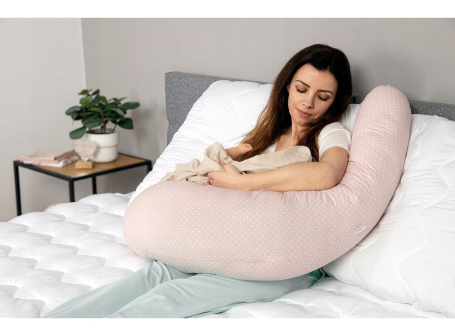 Kojicí polštář BABYMAM PREMIUM - Bílé tečky na růžové