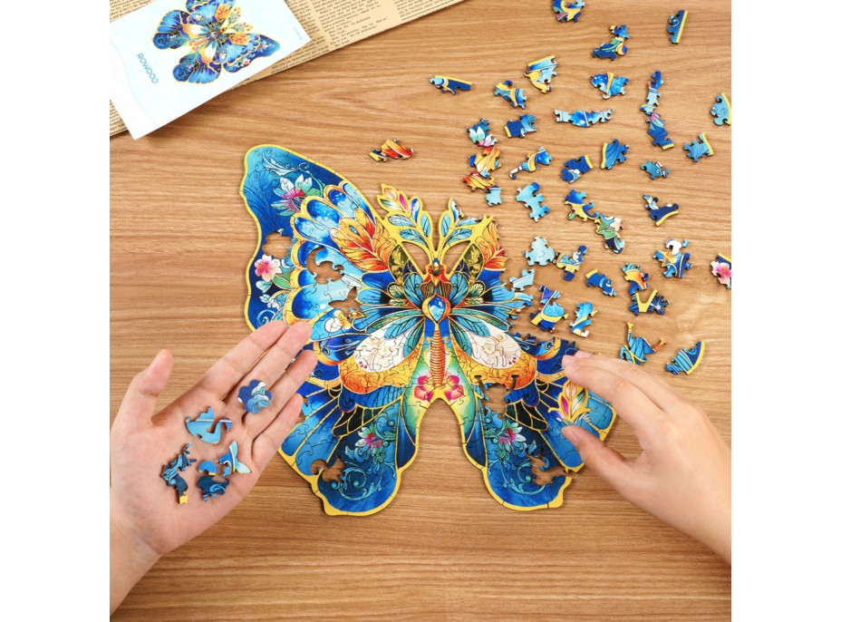 RoboTime Dřevěné puzzle Motýl Morpho Helena
