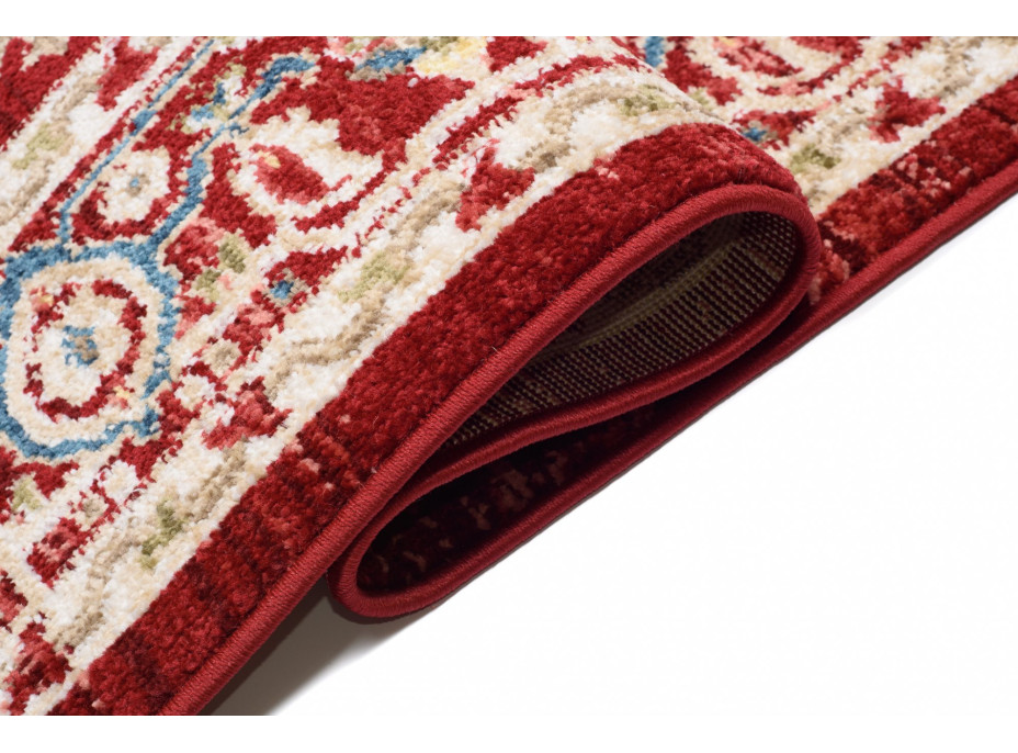 Kusový koberec RIVOLI Bergama - červený