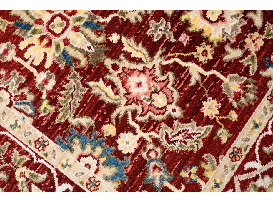 Kusový koberec RIVOLI Ushak - červený