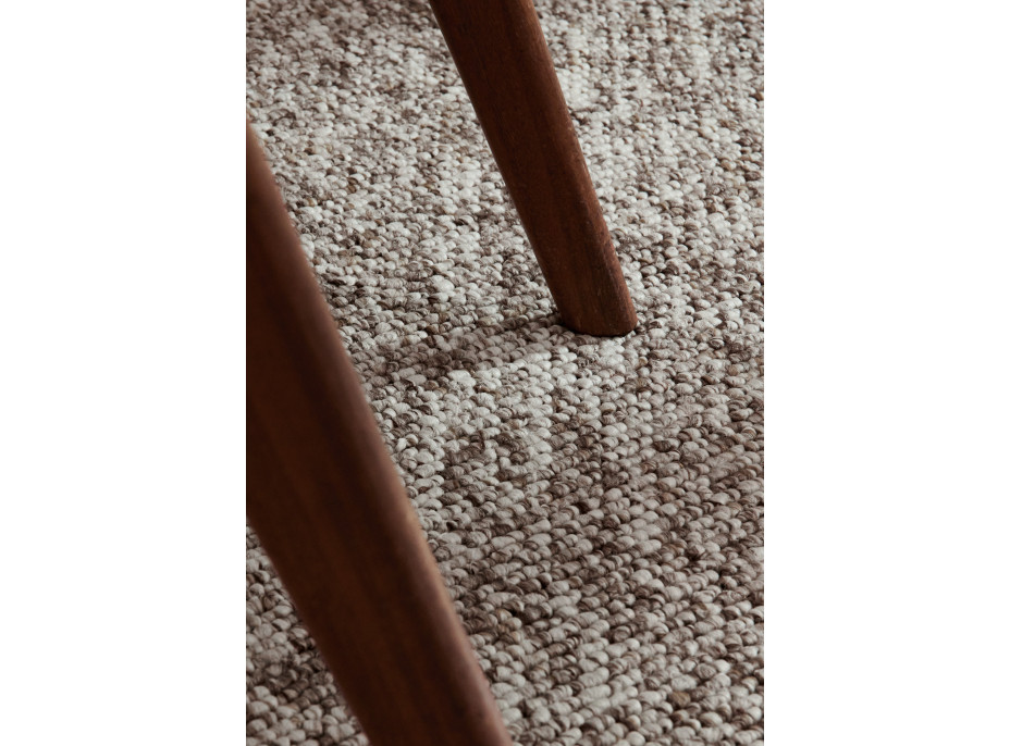 Běhoun Tundra 106229 Taupe z kolekce Elle