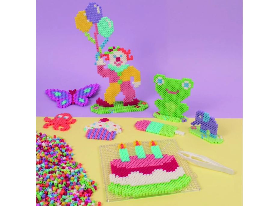 PLAYBOX Zažehlovací korálky v plastovém kufříku Happy mix + destička a předlohy 12000ks