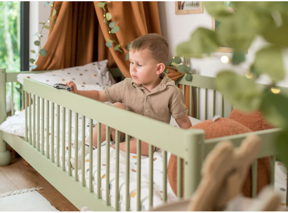 Dětská Montessori postel z masivu borovice STEVE - 180x80 cm - OLIVOVĚ ZELENÁ