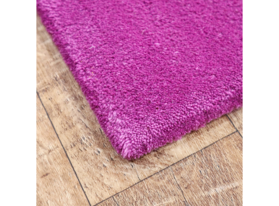 Ručně všívaný kusový koberec Asra wool lila