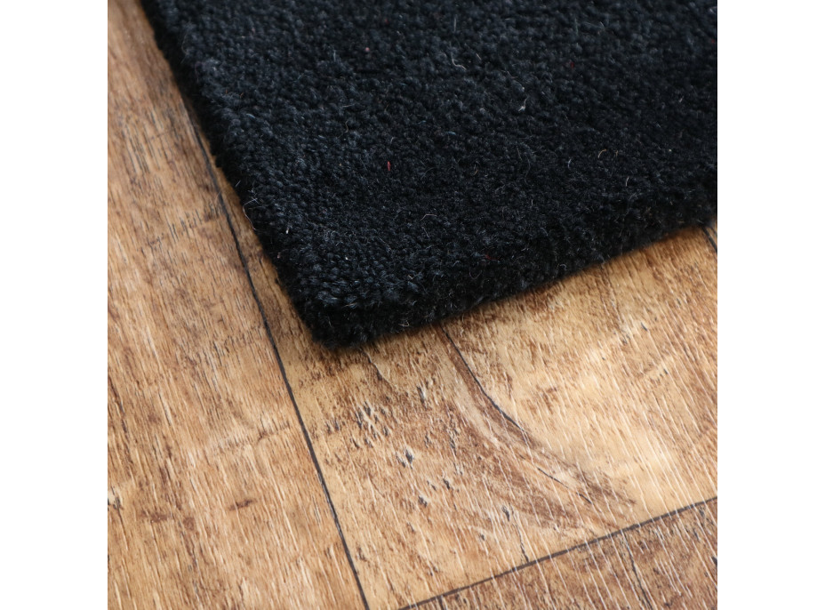 Ručně všívaný kusový koberec Asra wool černá