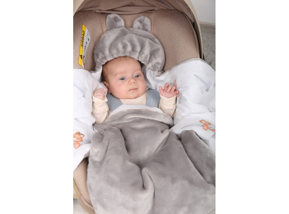 Plyšová zavinovačka s kapucí BABYMAM do autosedačky - Let vlaštovkou/šedá