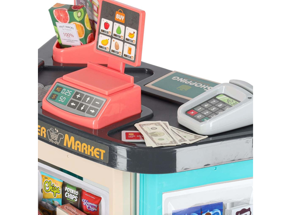 Pokladna v supermarketu s nákupním vozíkem