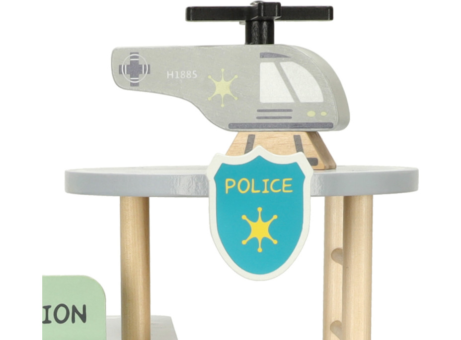 Dřevěná policejní stanice + policejní auto s vrtulníkem