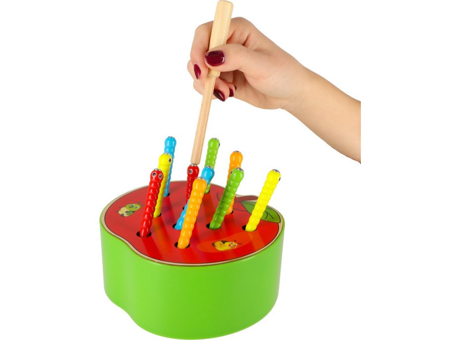 Magnetická dřevěná hra - Housenky v jablku