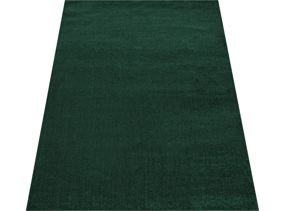 Kusový koberec WAVE Uni - tmavě zelený