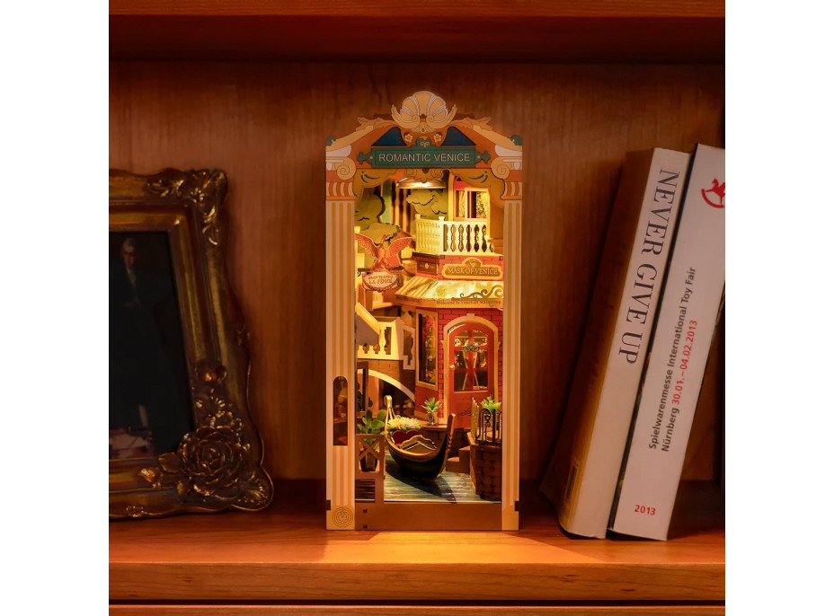 ROBOTIME Rolife DIY 3D Zarážka na knihy: Benátky s LED osvětlením 110 dílků