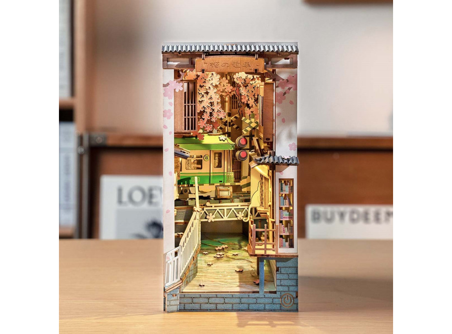 ROBOTIME Rolife DIY 3D Zarážka na knihy: Sakurová ulička s LED osvětlením 340 dílků